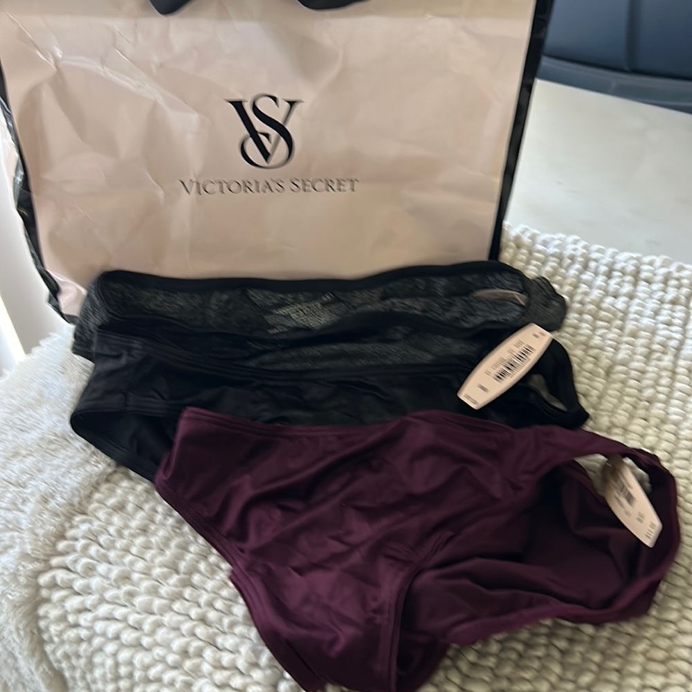 3 Bikinis New